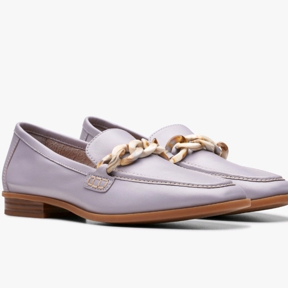 🔹️Clarks🔹️ Lilac Leather Wide Width Sarafyna Iris Comfort Loafers - Picture 1 of 5